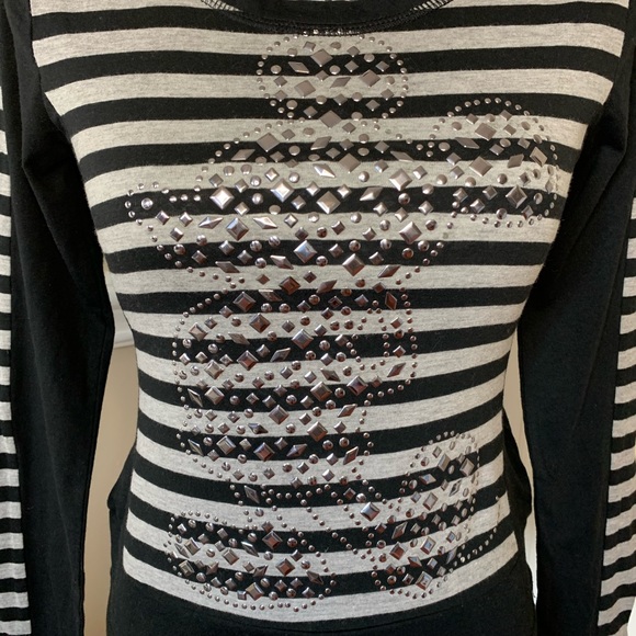 *NWT* Disney boutique, women’s long sleeve shirt with rhinestones, size SX - Picture 2 of 11